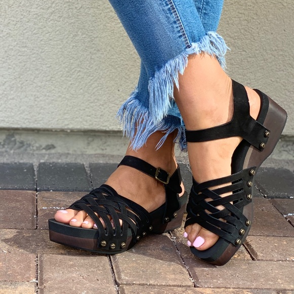 Black Woven Leather Wooden Wedge Platform Clog - Picture 2 of 8